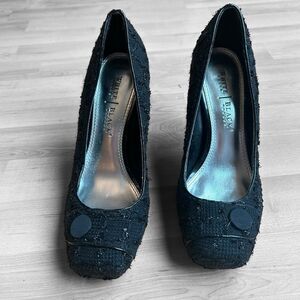 White House Black Market Textured Stiletto Heels Size 7